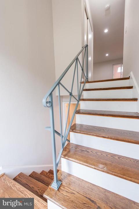 3943 Lantern Ct, Silver Spring, MD 20902 photo 3