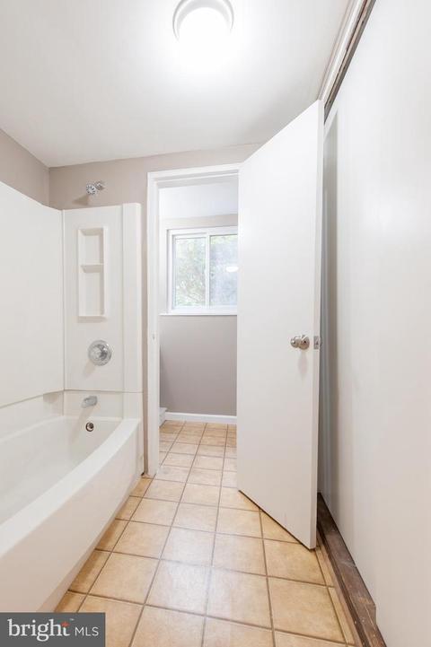 3943 Lantern Ct, Silver Spring, MD 20902 photo 19
