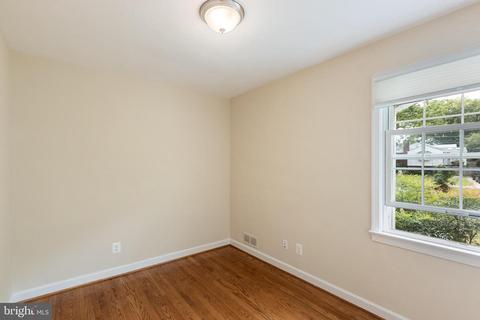 10701 Glenhaven Dr, Silver Spring, MD 20902 photo 17