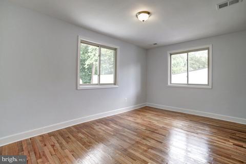 916 Patton Dr, Silver Spring, MD 20901 photo 3