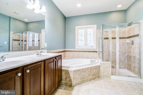 1602 Regent Manor Ct, Silver Spring, MD 20904 photo 18