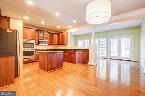 1602 Regent Manor Ct, Silver Spring, MD 20904 photo 4