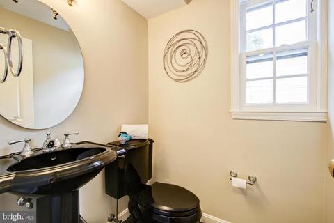 9909 Cherry Tree Ln, Silver Spring, MD 20901 photo 21