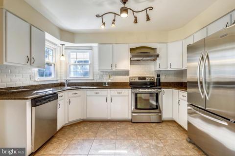 11421 Catalina Ter, Silver Spring, MD 20902 photo 9