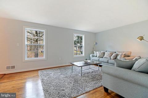 1404 Winding Waye Ln, Silver Spring, MD 20902 photo 2