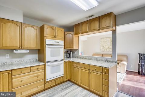 900 Hyde Rd, Silver Spring, MD 20902 photo 10