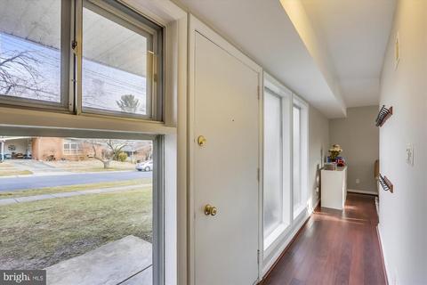 900 Hyde Rd, Silver Spring, MD 20902 photo 3