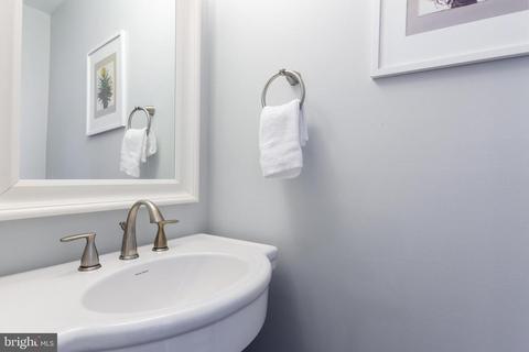 1807 Locust Grove Rd, Silver Spring, MD 20910 photo 6