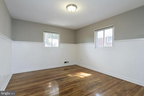 9704 Admiralty Dr, Silver Spring, MD 20910 photo 18