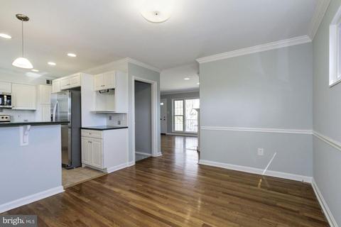 9704 Admiralty Dr, Silver Spring, MD 20910 photo 8