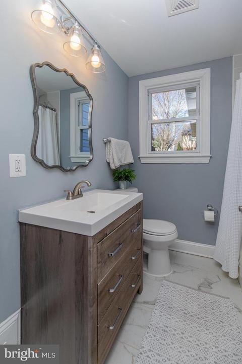 205 Normandy Dr, Silver Spring, MD 20901 photo 23