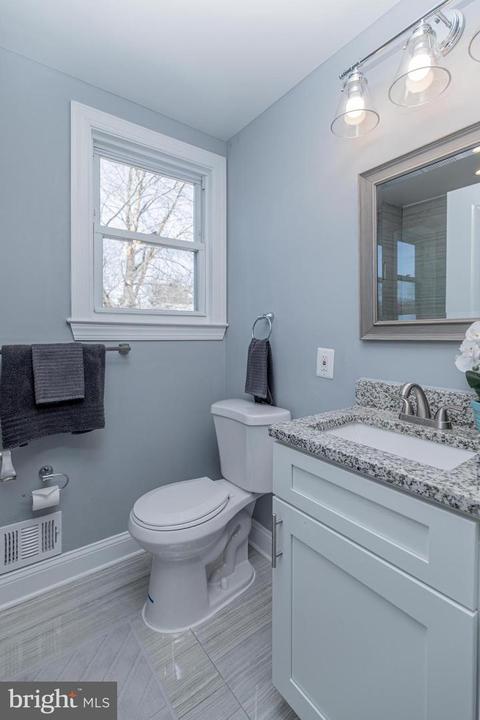 205 Normandy Dr, Silver Spring, MD 20901 photo 38