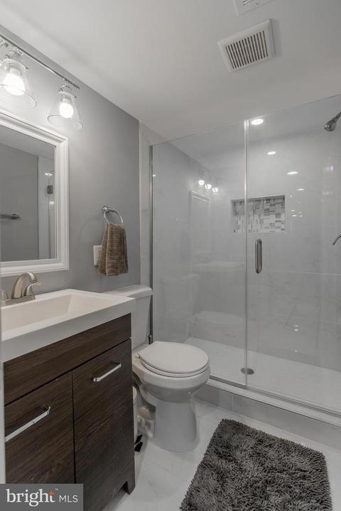 205 Normandy Dr, Silver Spring, MD 20901 photo 33