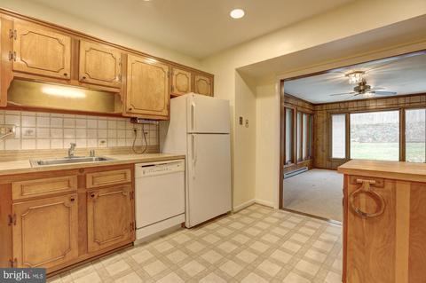 1332 Chilton Dr, Silver Spring, MD 20904 photo 24