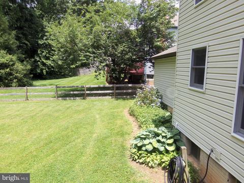 2426 Hidden Valley Ln, Silver Spring, MD 20904 photo 2