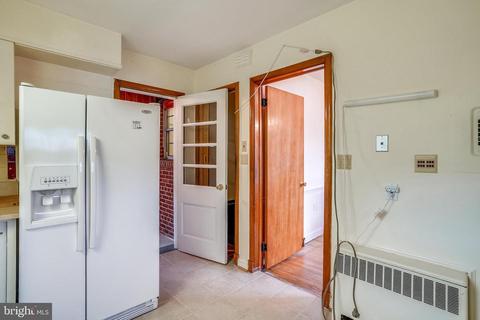 203 E Schuyler Rd, Silver Spring, MD 20901 photo 10