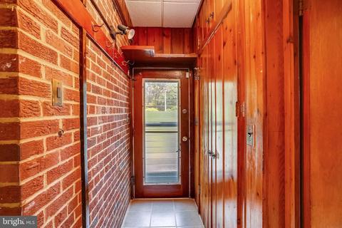 203 E Schuyler Rd, Silver Spring, MD 20901 photo 12