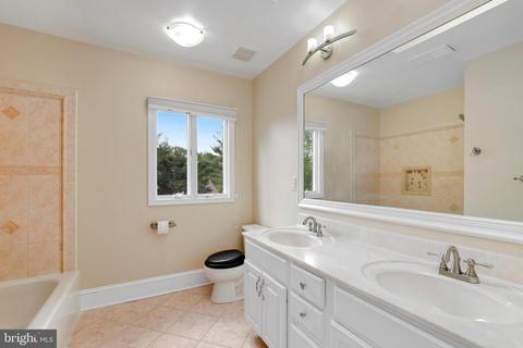 1605 Cedar View Ct, Silver Spring, MD 20910 photo 40