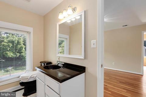 1605 Cedar View Ct, Silver Spring, MD 20910 photo 38