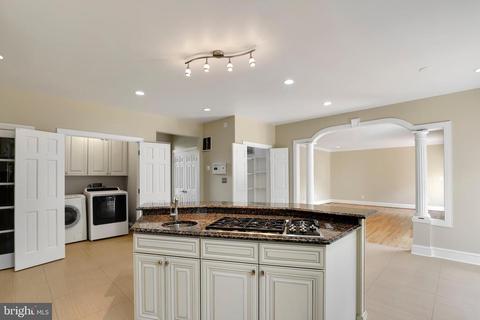 1605 Cedar View Ct, Silver Spring, MD 20910 photo 17