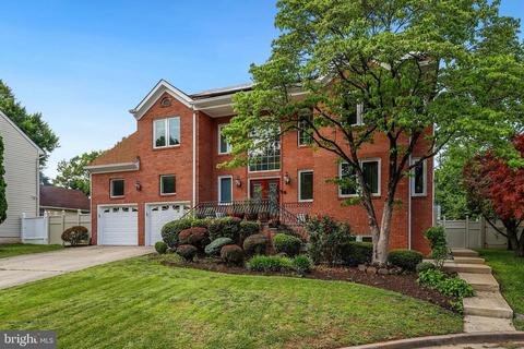 1605 Cedar View Ct, Silver Spring, MD 20910 photo 3