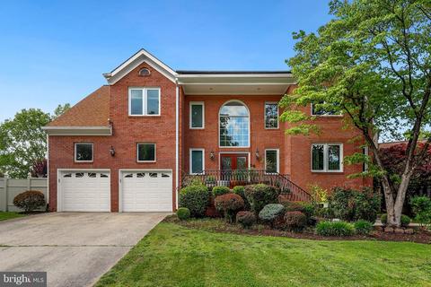 1605 Cedar View Ct, Silver Spring, MD 20910 photo 4