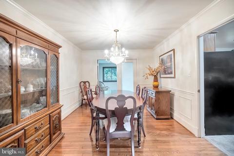 1603 Cedar View Ct, Silver Spring, MD 20910 photo 4