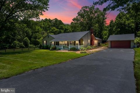 15929 Attleboro Rd, Silver Spring, MD 20905 photo 2