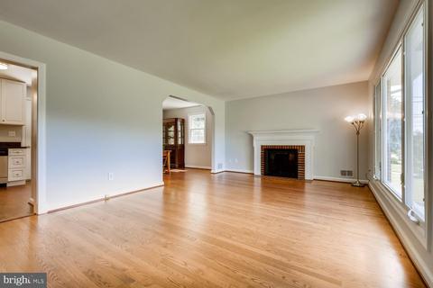 706 Venice Dr, Silver Spring, MD 20904 photo 4