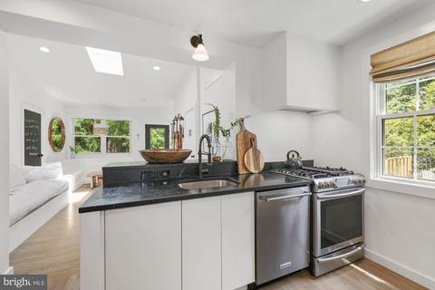 11705 Grandview Ave, Silver Spring, MD 20902 photo 2