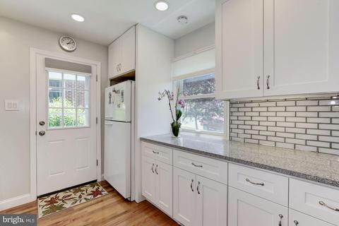 3927 Lantern Dr, Silver Spring, MD 20902 photo 14