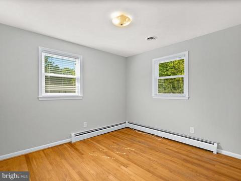 17214 Emerson Dr, Silver Spring, MD 20905 photo 11