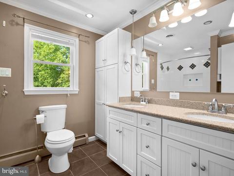 17214 Emerson Dr, Silver Spring, MD 20905 photo 10