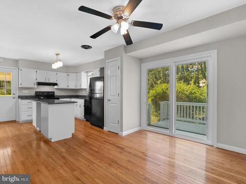 17214 Emerson Dr, Silver Spring, MD 20905 photo 4
