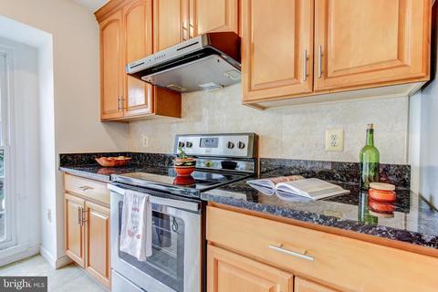 2005 Featherwood St, Silver Spring, MD 20904 photo 11