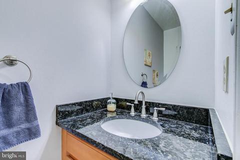 2005 Featherwood St, Silver Spring, MD 20904 photo 4
