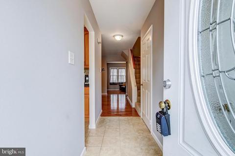 2005 Featherwood St, Silver Spring, MD 20904 photo 3