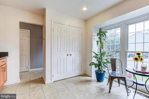 2005 Featherwood St, Silver Spring, MD 20904 photo 9