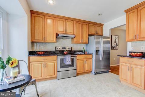 2005 Featherwood St, Silver Spring, MD 20904 photo 6