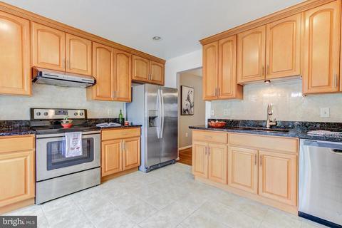 2005 Featherwood St, Silver Spring, MD 20904 photo 7