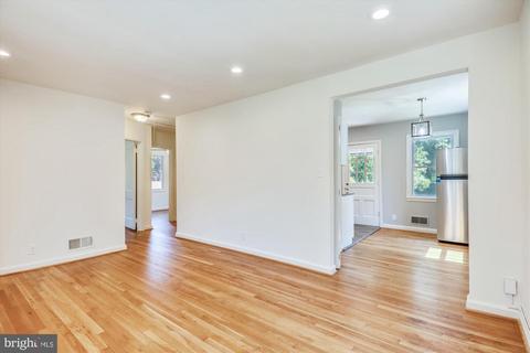 10605 Lester St, Silver Spring, MD 20902 photo 9
