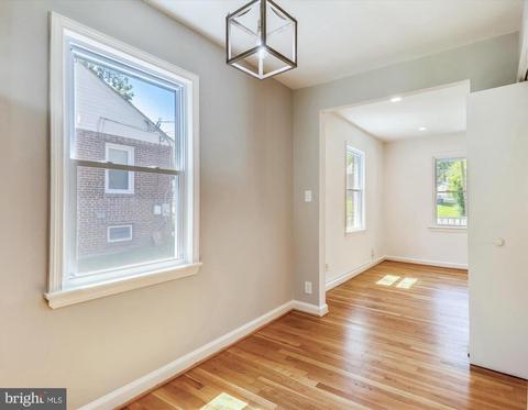 10605 Lester St, Silver Spring, MD 20902 photo 2