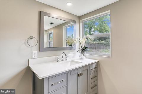 12805 Lacy Dr, Silver Spring, MD 20904 photo 23