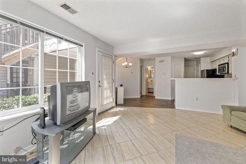10829 Amherst Ave #D, Silver Spring, MD 20902 photo 3