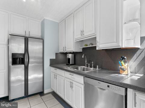 10305 Brookmoor Dr, Silver Spring, MD 20901 photo 12