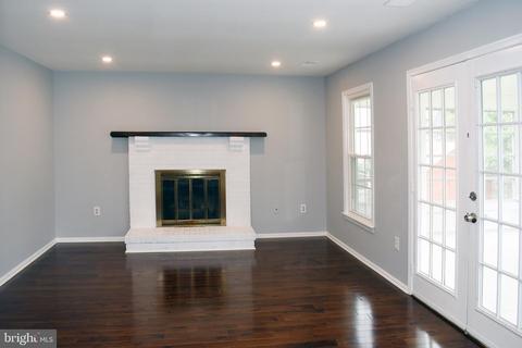 610 Venice Dr, Silver Spring, MD 20904 photo 2