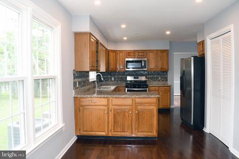 610 Venice Dr, Silver Spring, MD 20904 photo 4