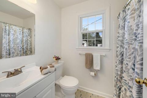 805 Downs Dr, Silver Spring, MD 20904 photo 24