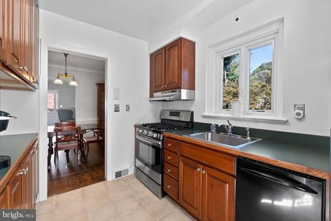 2112 Seminary Rd, Silver Spring, MD 20910 photo 5