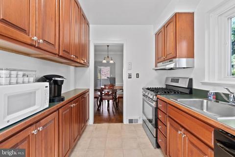 2112 Seminary Rd, Silver Spring, MD 20910 photo 8